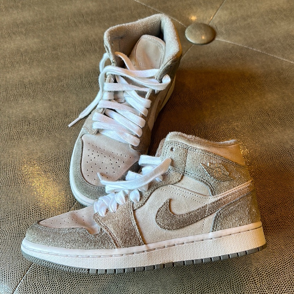 Nike Women’s Mid-Top Sneakers in Light Gray and White